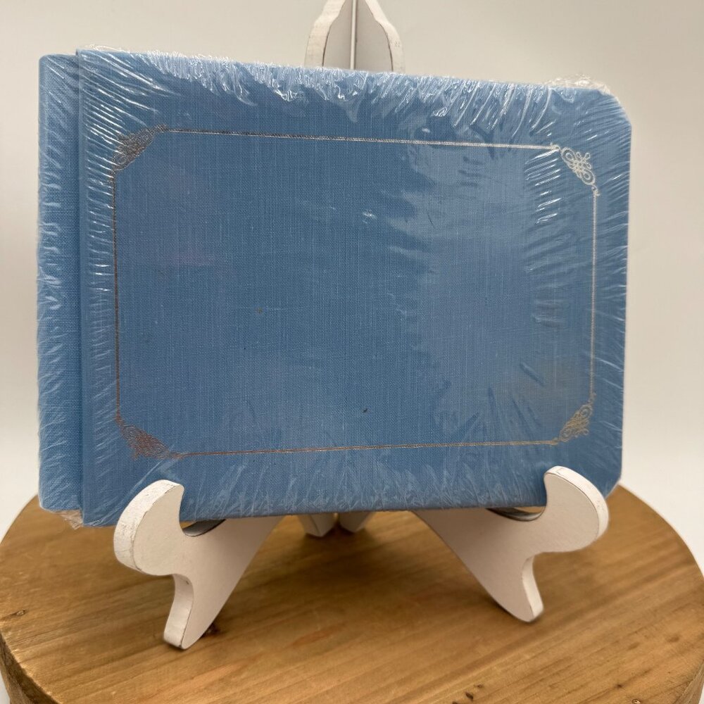 Creative Memories 5×7 Light Blue Album w/ White Pages